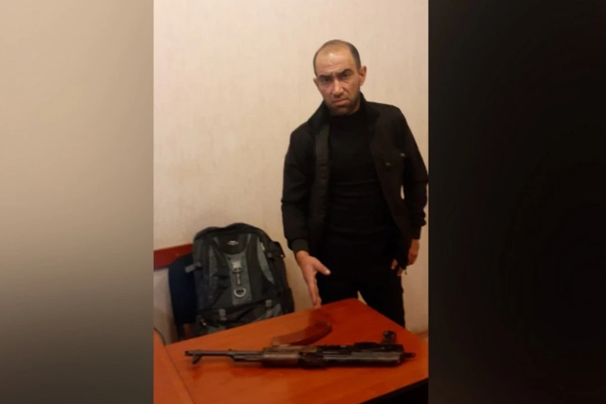 Sosial şəbəkələrdə cinayətkarlığı təbliğ edən şəxs Kalaşnikovla tutuldu - FOTO/VİDEO