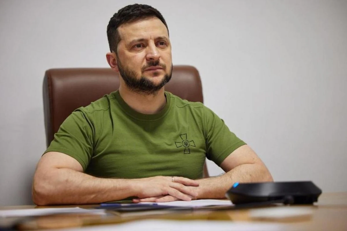 В Эстонии установили огромную скульптуру Зеленского - ФОТО