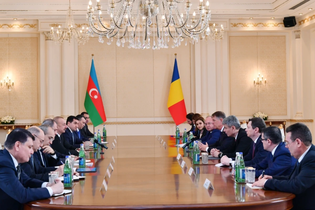 Azərbaycan və Rumıniya prezidentlərinin geniş tərkibdə görüşü olub - FOTO - YENİLƏNİB