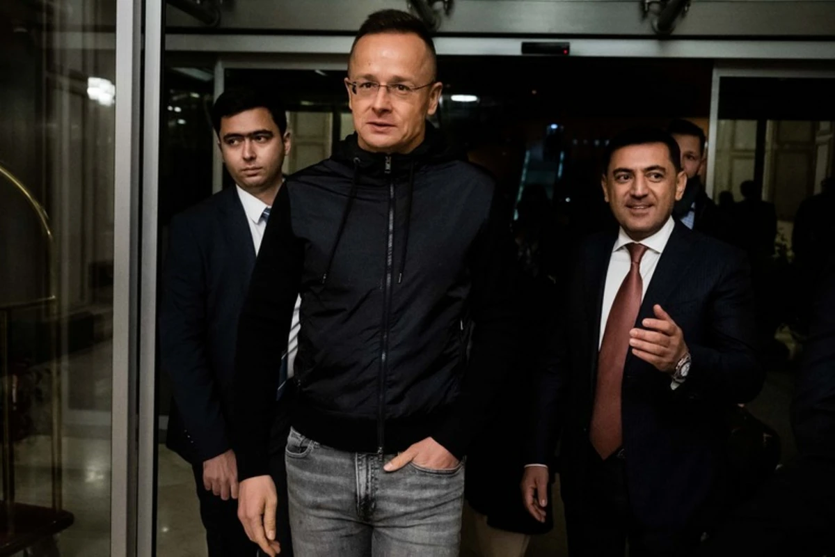 Macarıstanın xarici işlər nazirinin Azərbaycana səfəri başlayıb - FOTO