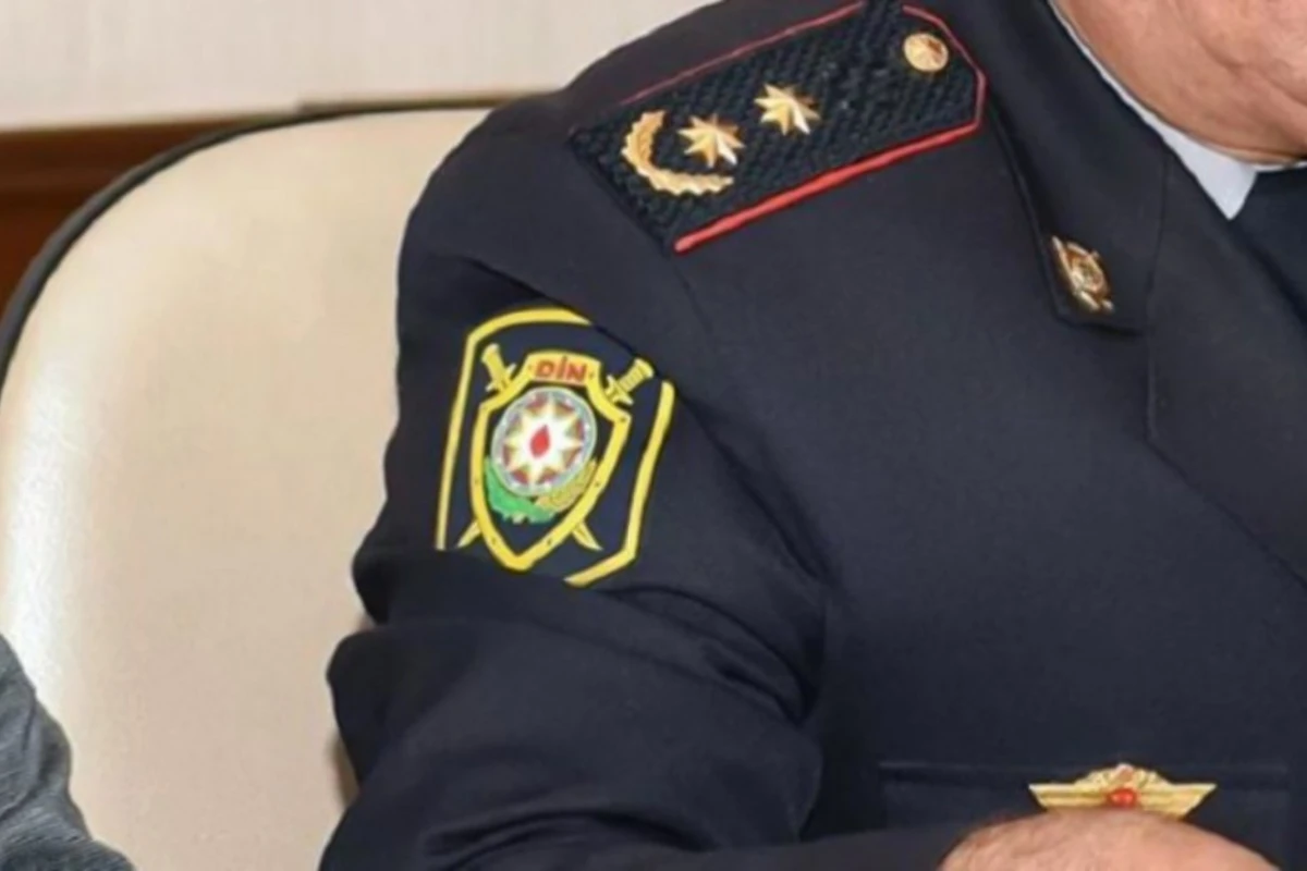 Bakıda polis rəisinin qardaşı ofisə basqın edib