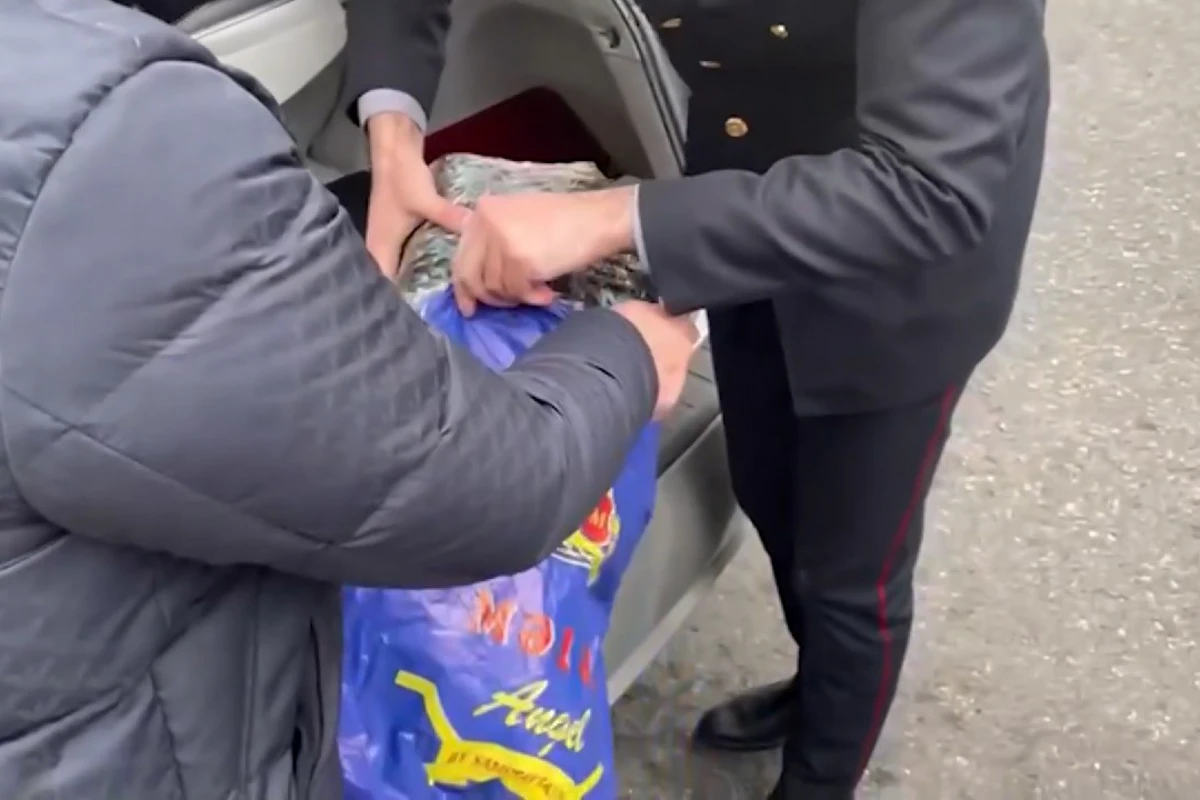 В Баку задержаны курьеры известной компании - ВИДЕО