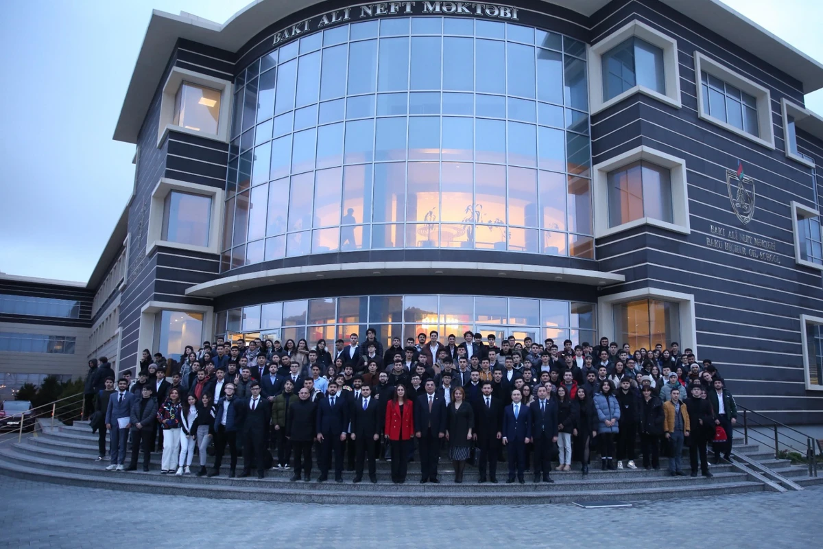 SOCAR-ın Bakı Ali Neft Məktəbində Gənclər Günü qeyd olunub - FOTO