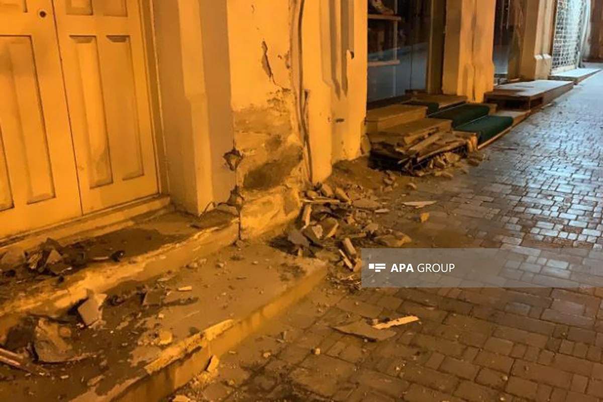 Bakıda “Prius” aşıb, ölən və yaralanan var - FOTO