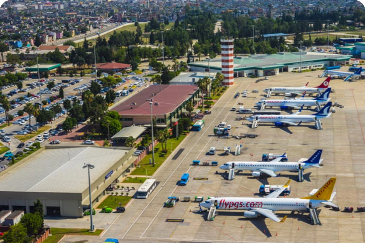 Adana hava limanı fəaliyyətini dayandırıb