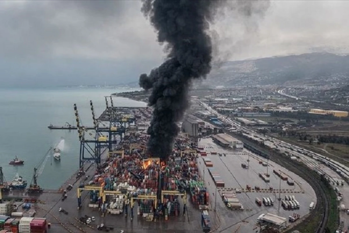Türkiyənin İskenderun limanında güclü yanğın baş verib - VİDEO