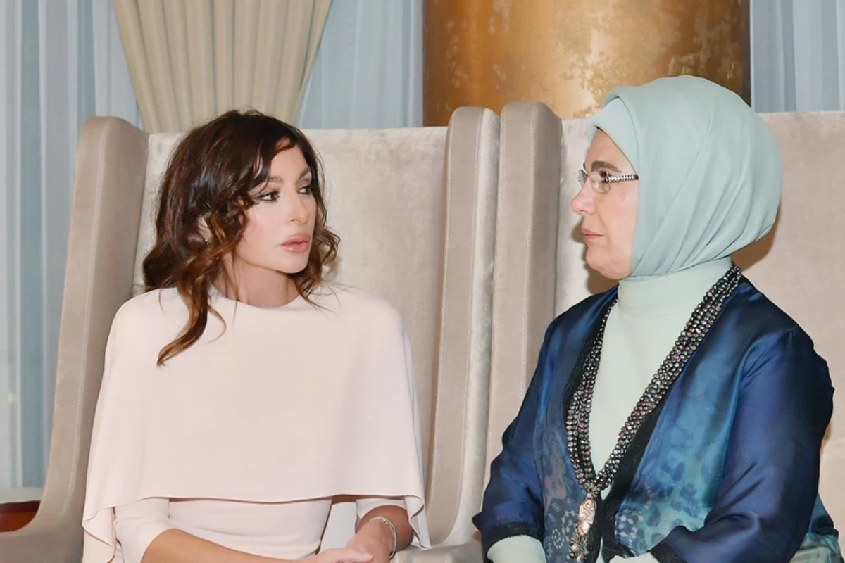 Əminə Ərdoğan Mehriban Əliyevaya təşəkkür edib - FOTO