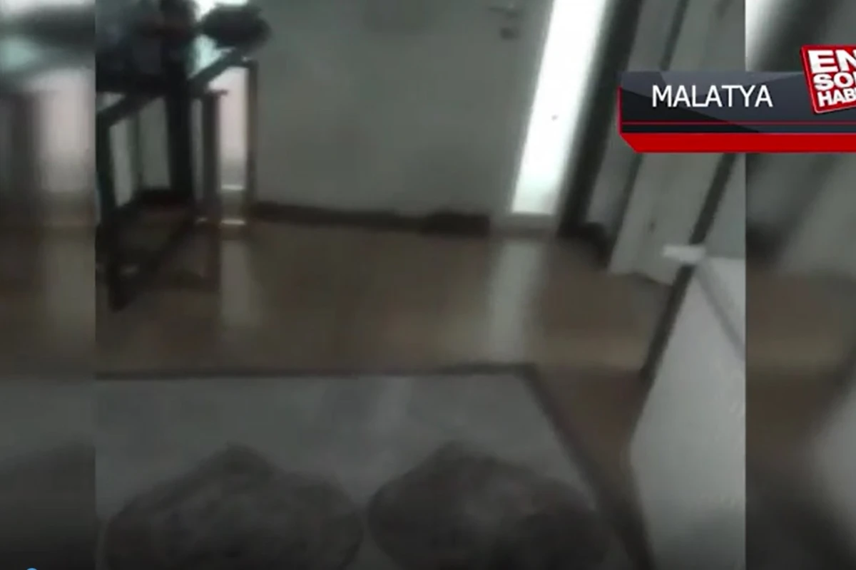 Malatyada vətəndaş evinin başına uçulmasını videoya çəkdi - ANBAAN GÖRÜNTÜ