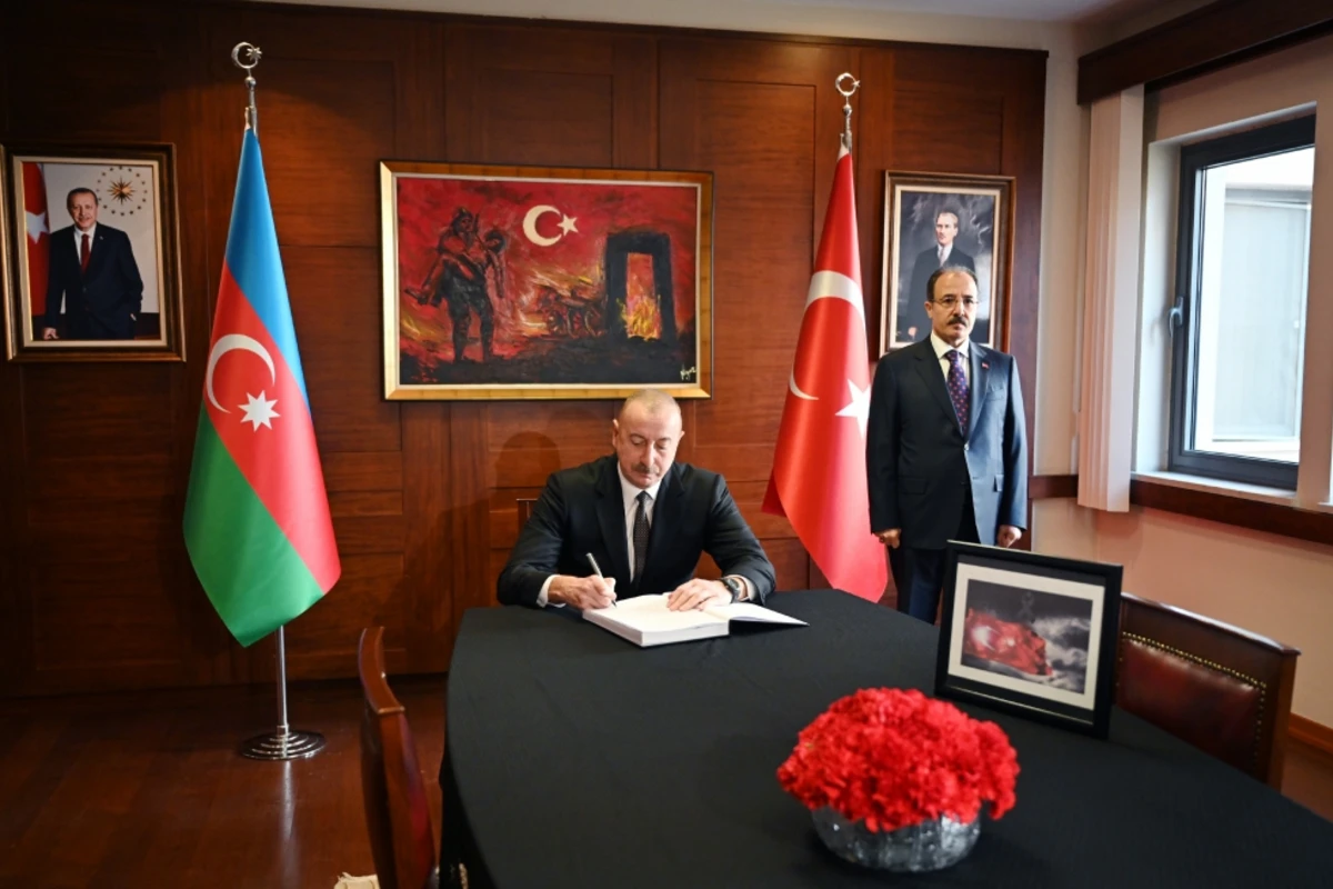 Prezident Türkiyə səfirliyində olub, çox sayda insanın həlak olması ilə əlaqədar başsağlığı verib - FOTO Prezident Türkiyə səfirliyində olub, çox sayda insanın həlak olması ilə əlaqədar başsağlığı verib - FOTO