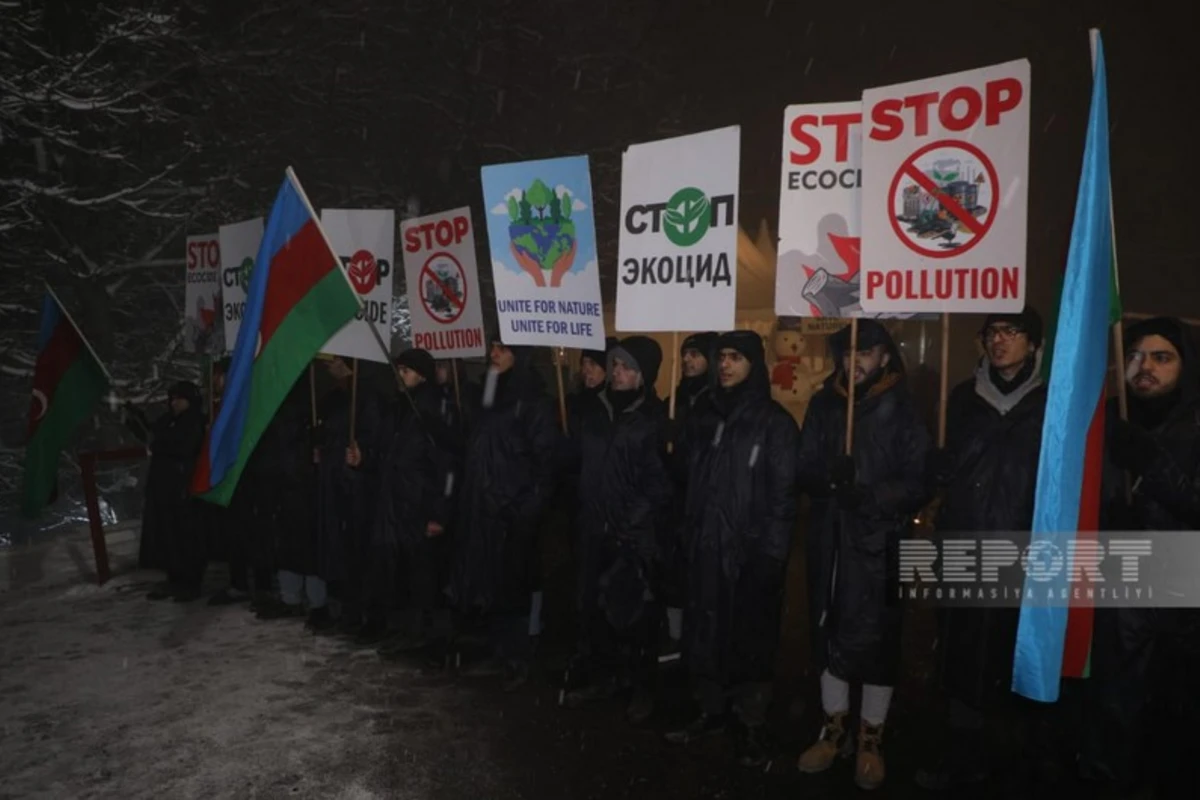 На дороге Ханкенди-Лачын продолжается акция протеста экоактивистов