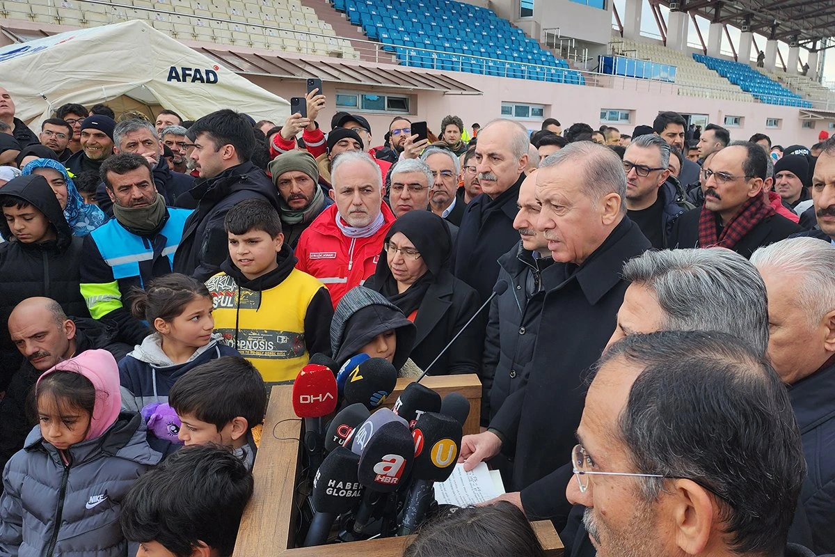 Ərdoğan: Zəlzələdən zərərçəkənlərə bir illik kirayə haqqı ödəniləcək - VİDEO