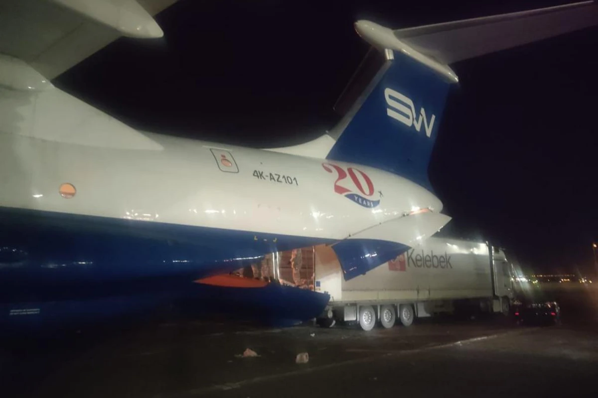 FHN-in təyyarə ilə yola saldığı növbəti humanitar yardım Türkiyəyə çatıb - FOTO/VİDEO