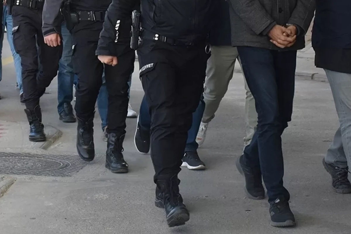 Türkiyədə zəlzələdə dağılan binalarla bağlı daha bir kütləvi HƏBS QƏRARI