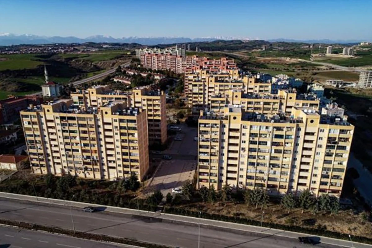 Türkiyədə zəlzələ bölgəsindəki bu binalar salamat qaldı - FOTO