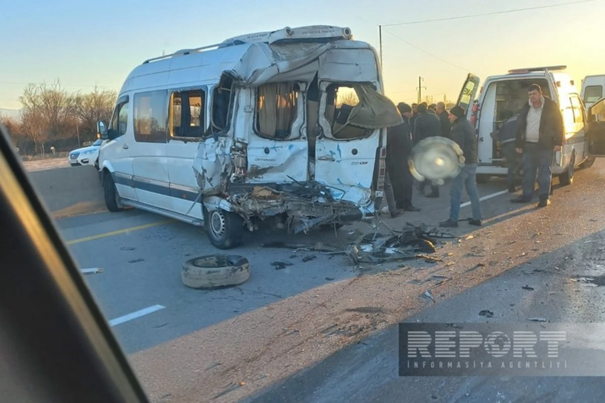 Ucarda mikroavtobus TIR-la toqquşub: Ölən və yaralananlar var - YENİLƏNİB - FOTO
