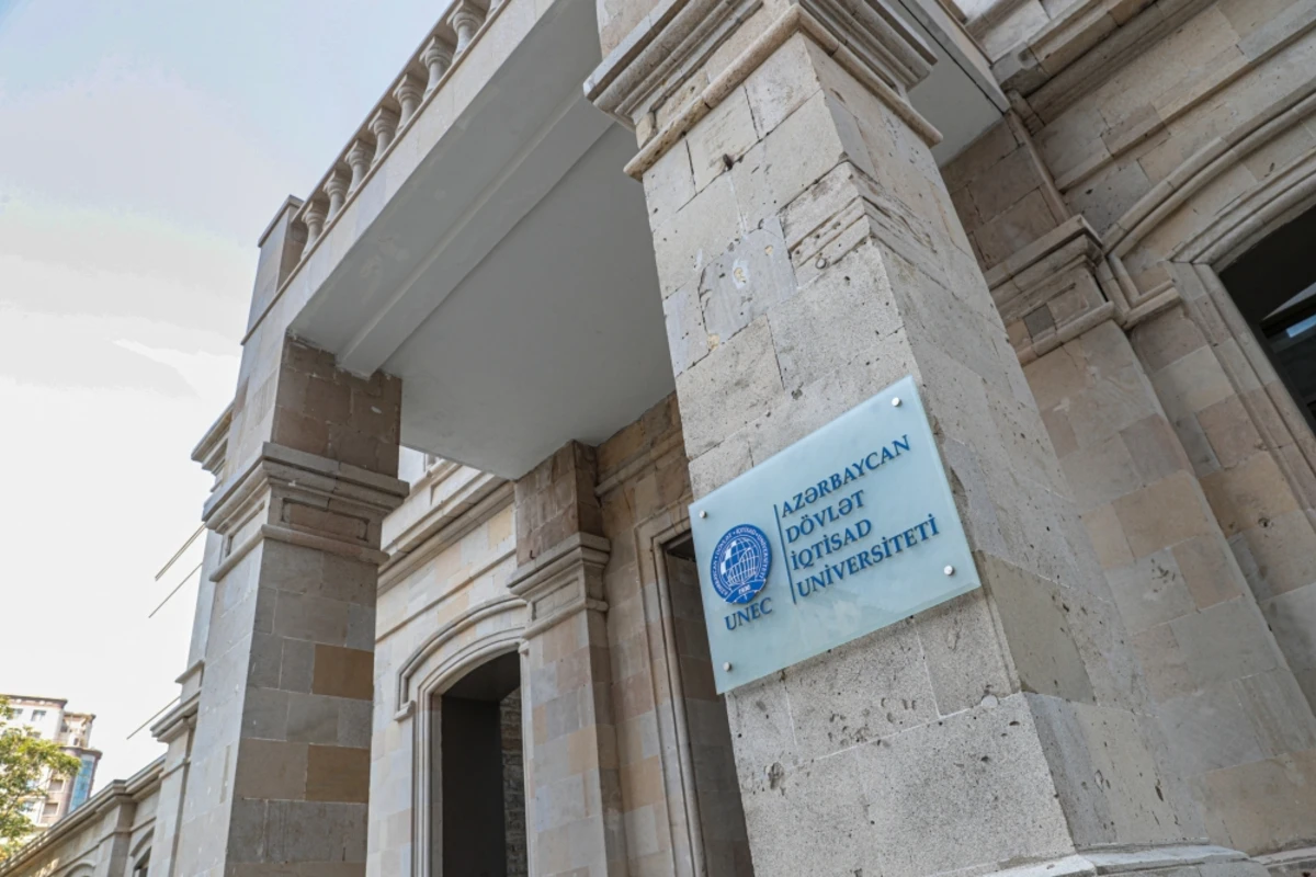 UNEC-in müəllimi vəfat edib - FOTO