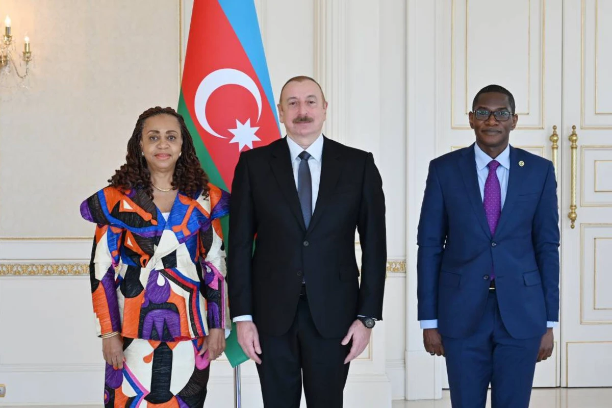 İlham Əliyev yeni səfirlərin etimadnamələrini qəbul edib - FOTO