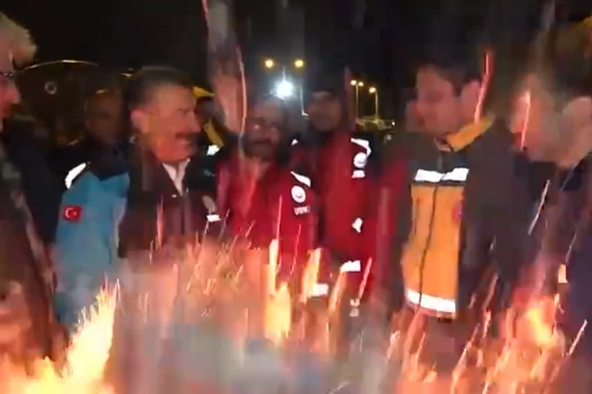 Türkiyəli nazir Hatayda təhlükə ilə üz-üzə gəldi - ANBAAN VİDEO