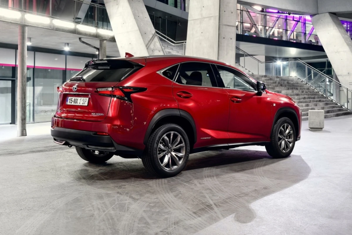В Баку автослесарь отремонтировал Lexus и угнал его - ФОТО