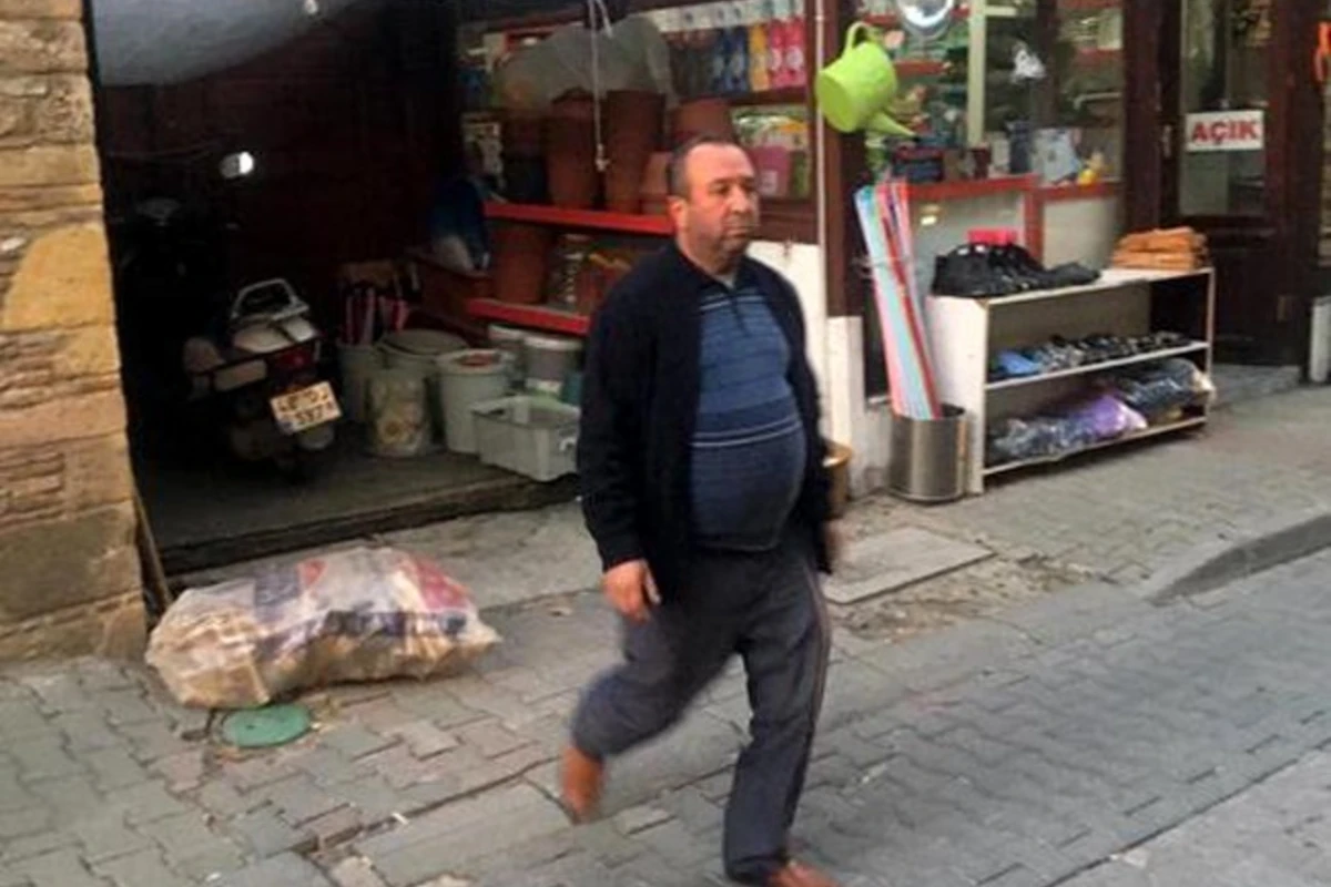 Özünü zəlzələ qurbanı kimi göstərdi - Topladığı yardımı satdığı üçün həbs edildi - FOTO