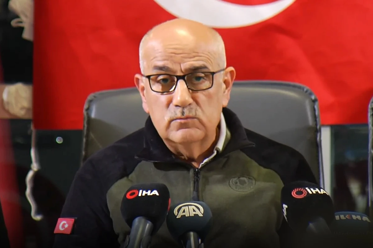 Nazir canlı efirdə çıxış edərkən ZƏLZƏLƏ OLDU - VİDEO