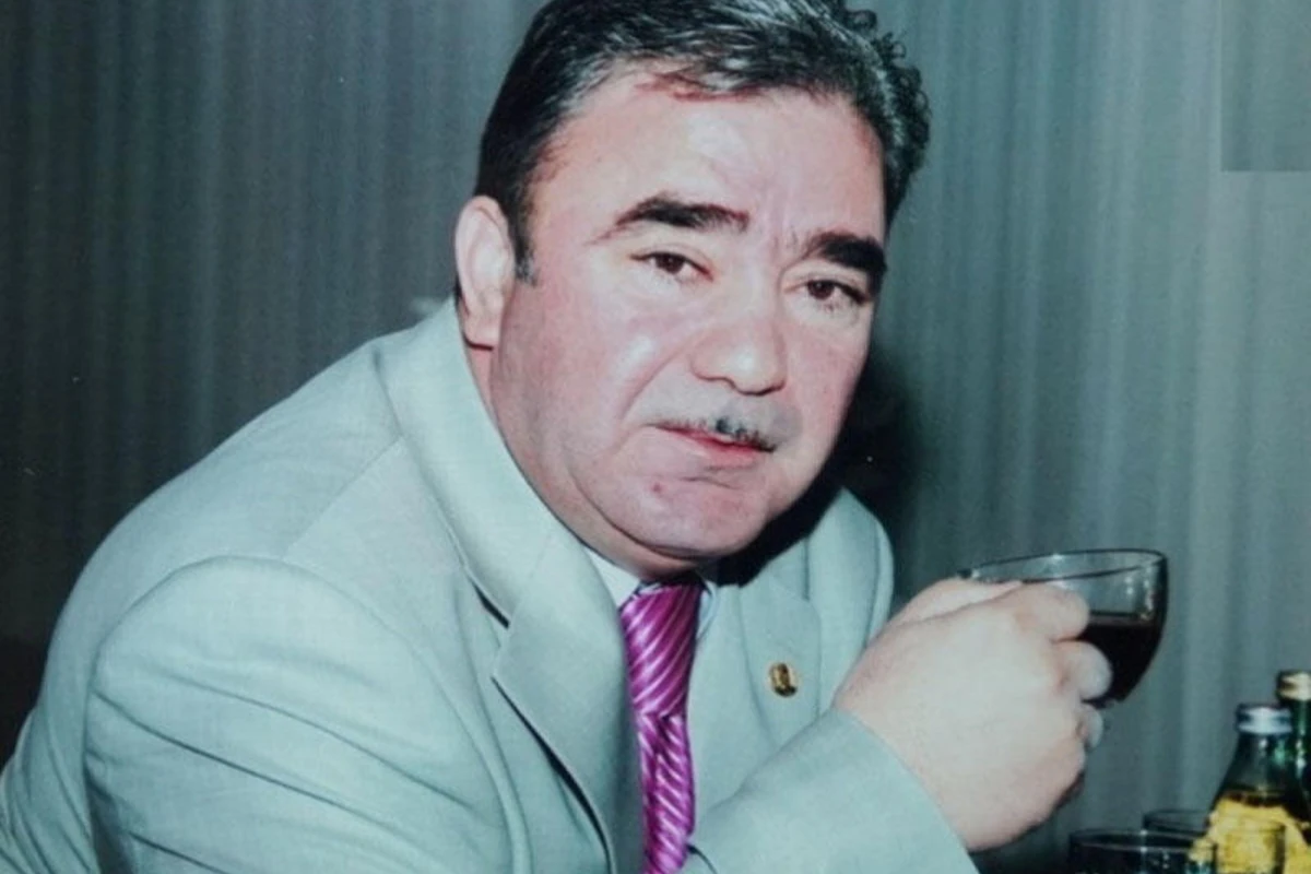 Həkimlər ona oxumağı qadağan etdi, bir aya məşhurlaşdı, qripdən dünyasını dəyişdi Həkimlər ona oxumağı qadağan etdi, bir aya məşhurlaşdı, qripdən dünyasını dəyişdi