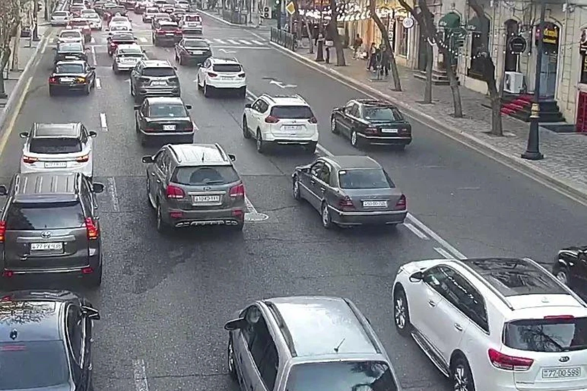 Bakının bir sıra yollarında tıxac müşahidə edilir - SİYAHI