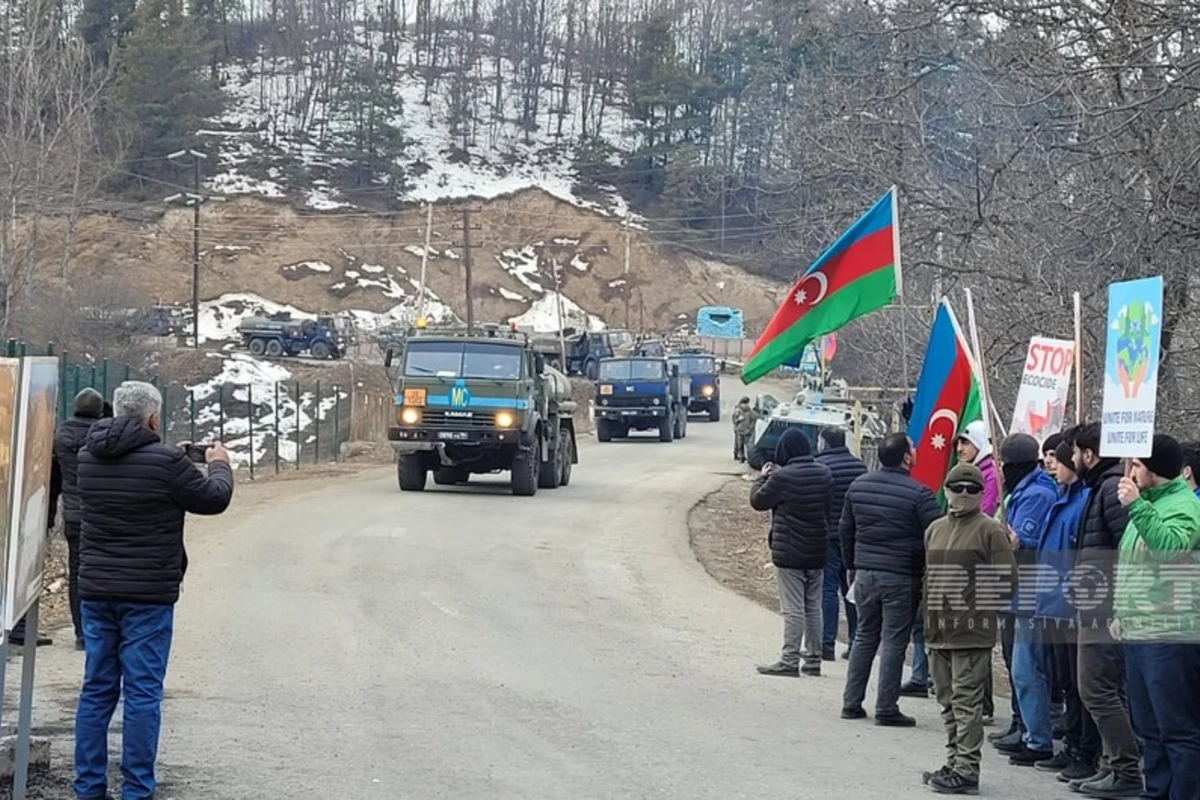 По дороге Ханкенди-Лачын беспрепятственно проехали 47 автомобилей российских миротворцев - ОБНОВЛЕНО