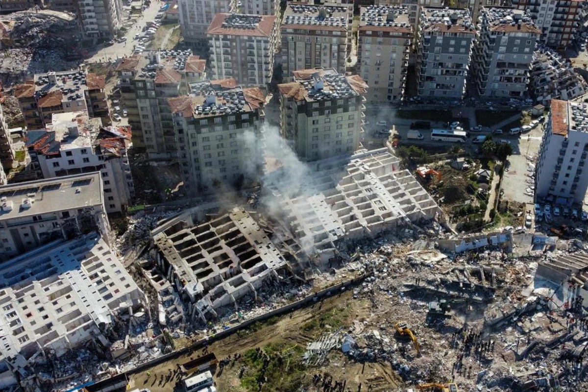 Türkiyədə dağılan binalara görə 171 nəfər həbs edilib