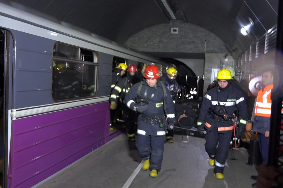 FHN metronun “İçərişəhər” stansiyasında təlim keçirdi - FOTO/VİDEO FHN metronun “İçərişəhər” stansiyasında təlim keçirdi - FOTO/VİDEO