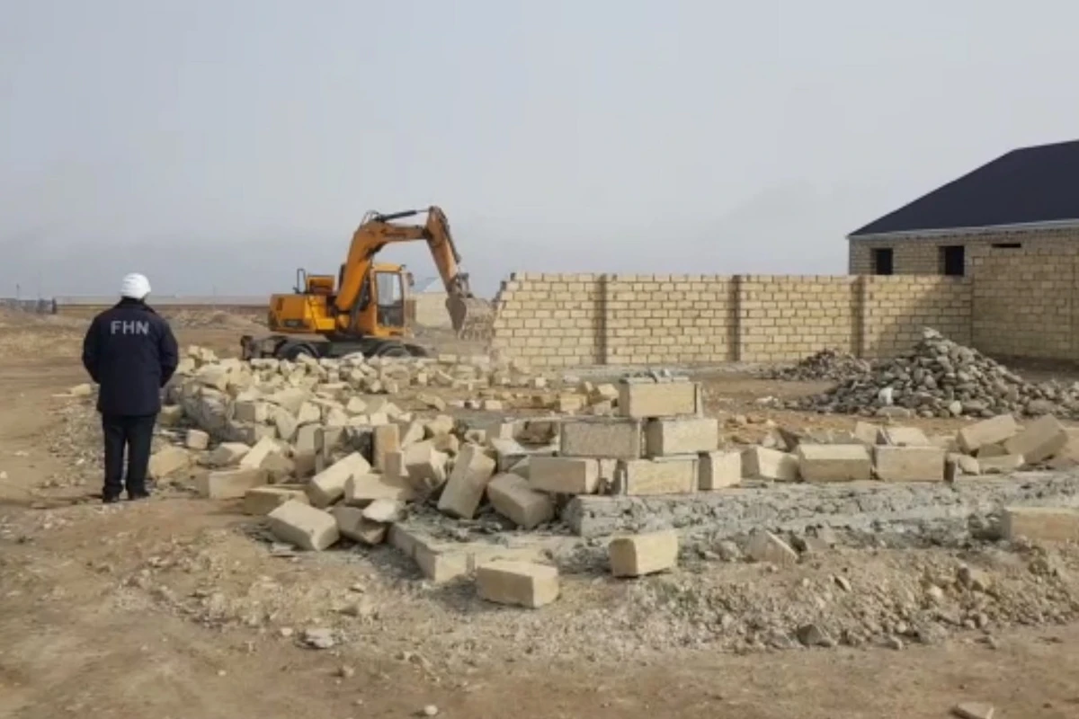FHN Gəncədə qanunsuz tikintinin qarşısını aldı - FOTO/VİDEO