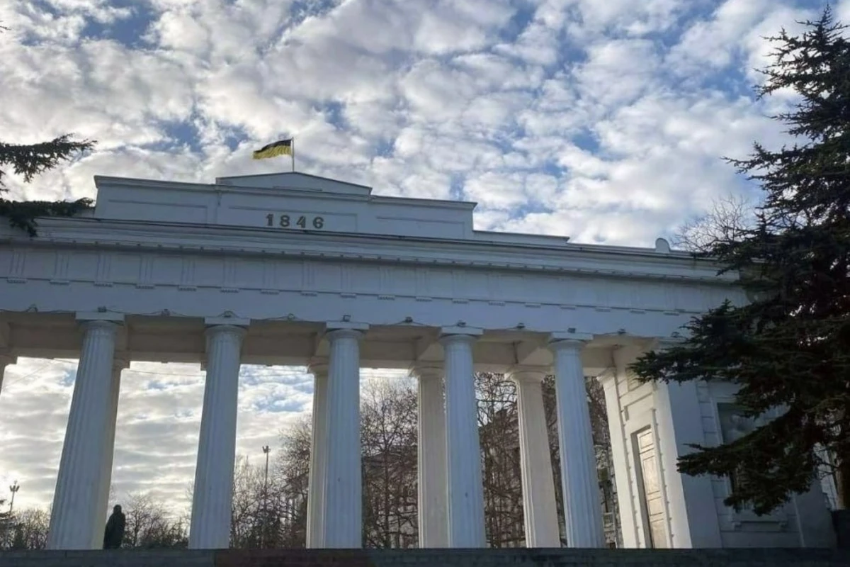 Krımda Ukrayna bayrağı qaldırılıb - FOTO