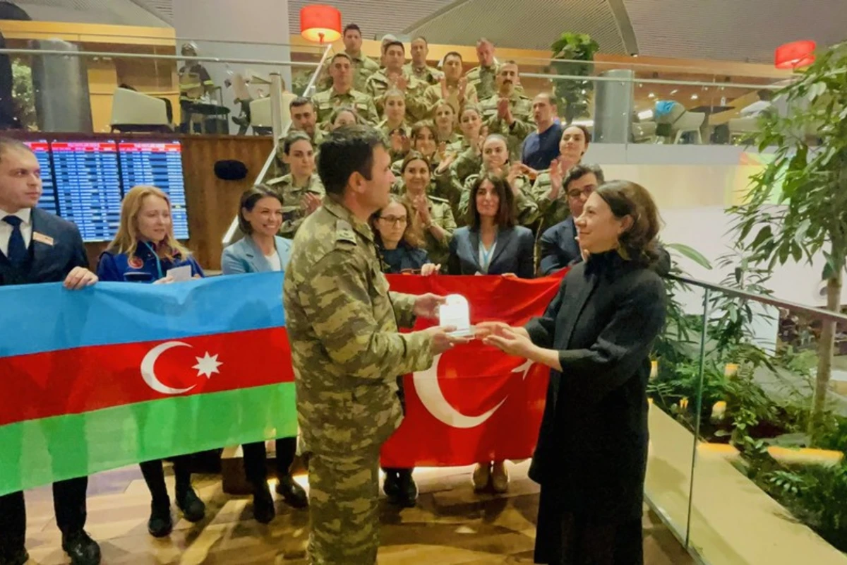Azərbaycan Müdafiə Nazirliyinin Türkiyədəki bir qrup həkiminə təşəkkürnamələr verilib - FOTO