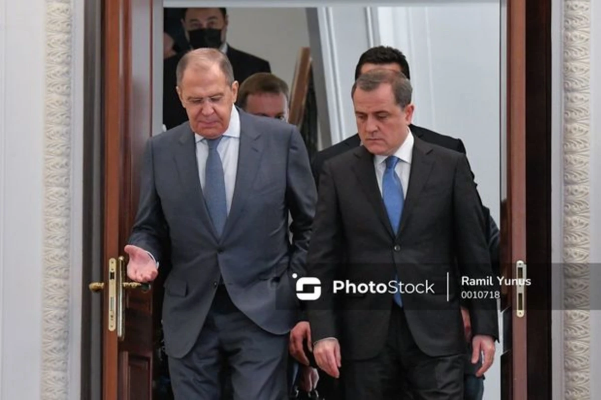 Ceyhun Bayramov və Sergey Lavrov mətbuat konfransı keçiriblər - VİDEO Ceyhun Bayramov və Sergey Lavrov mətbuat konfransı keçiriblər - VİDEO