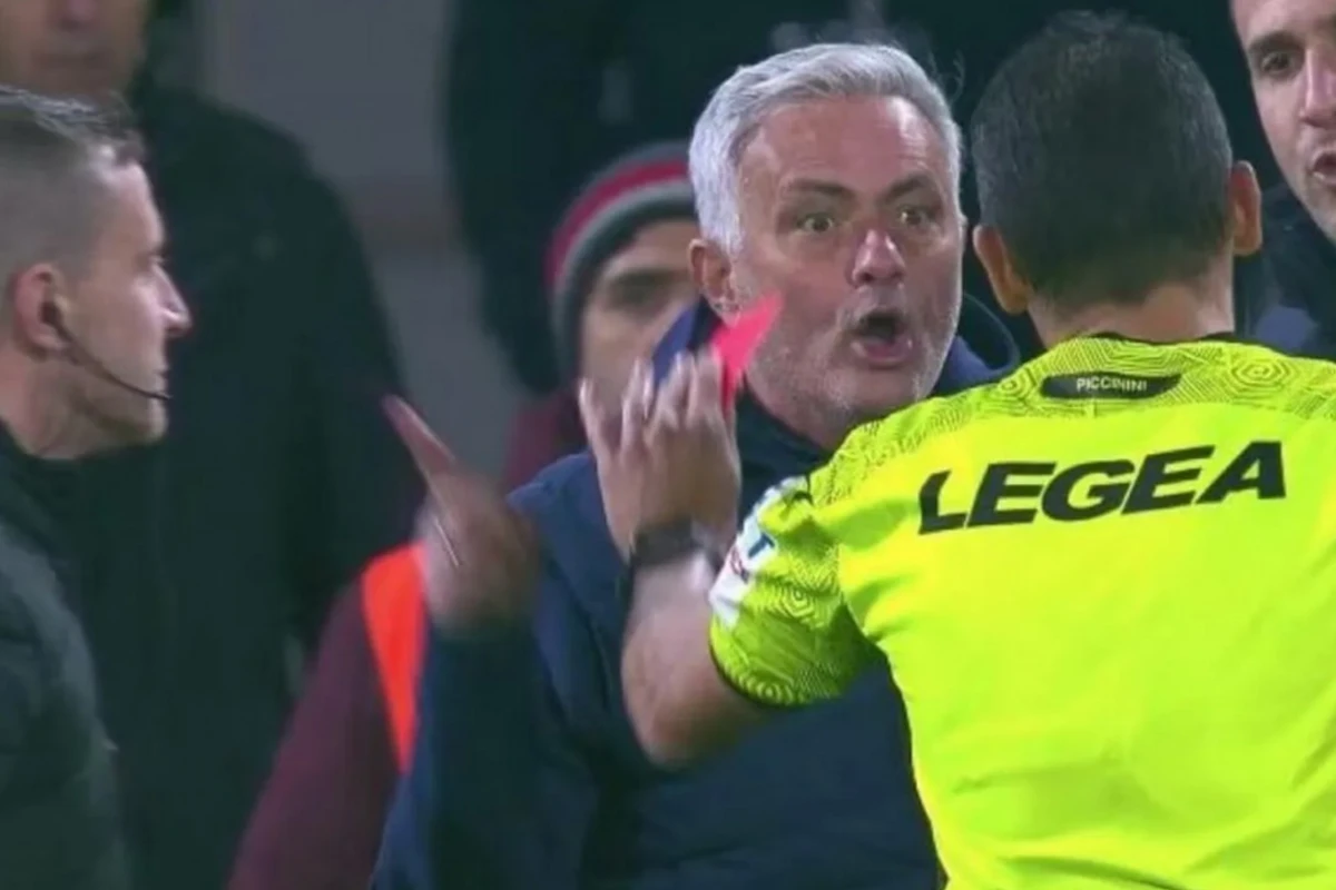 Joze Mourinyo qırmızı vərəqə alıb texniki zonadan qovuldu Joze Mourinyo qırmızı vərəqə alıb texniki zonadan qovuldu