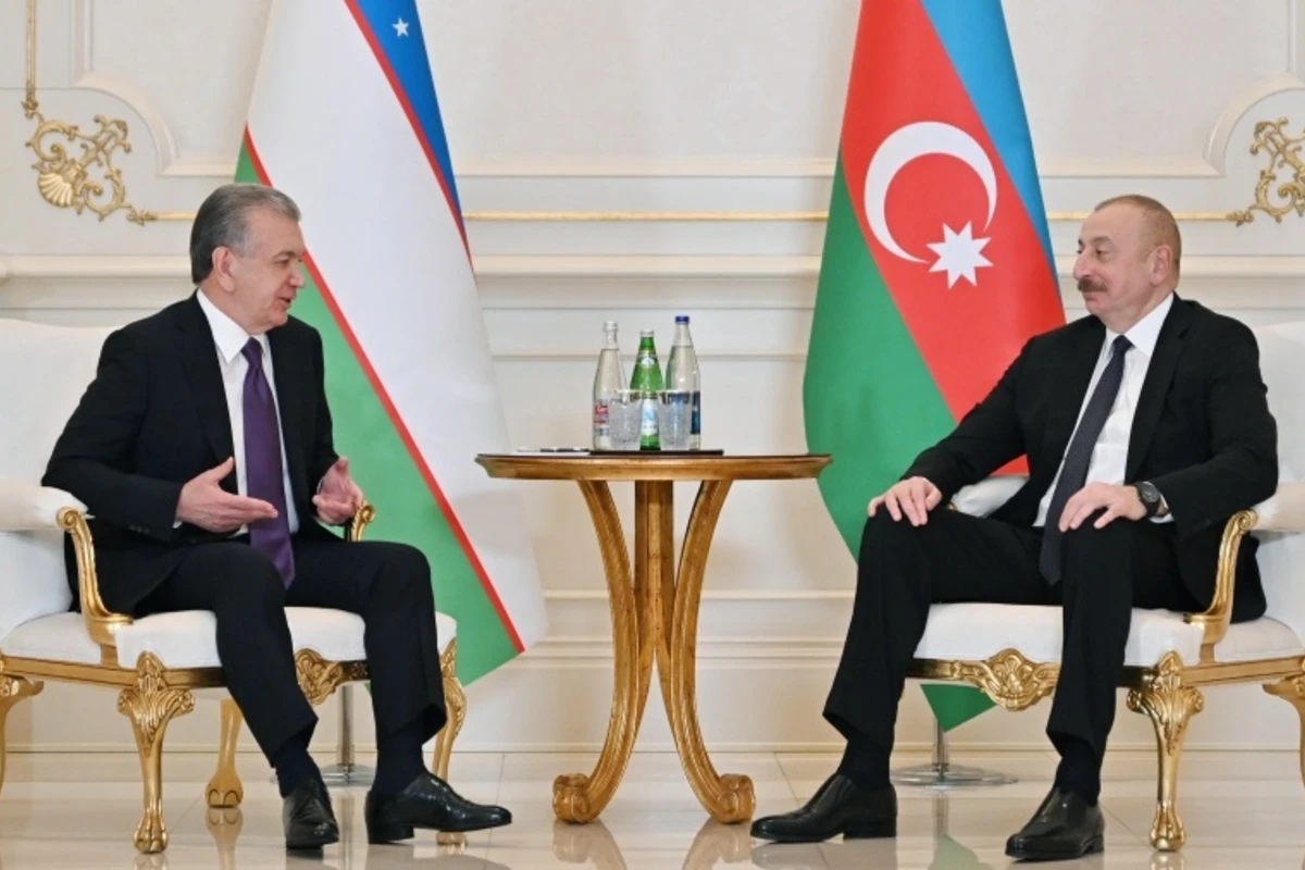 Azərbaycan Prezidenti İlham Əliyev Özbəkistan Prezidenti Şavkat Mirziyoyev ilə görüşüb - FOTO - YENİLƏNİB