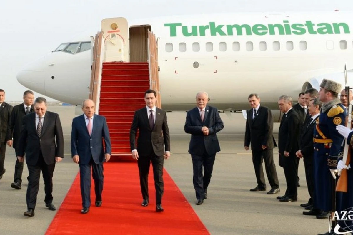 Türkmənistan Prezidenti Azərbaycana səfərə gəlib - FOTO