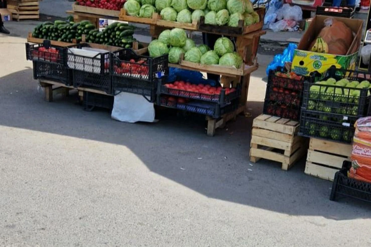 Qanunsuz küçə ticarəti ilə məşğul olan və ətraf mühiti çirkləndirənlər cərimələnib - FOTO