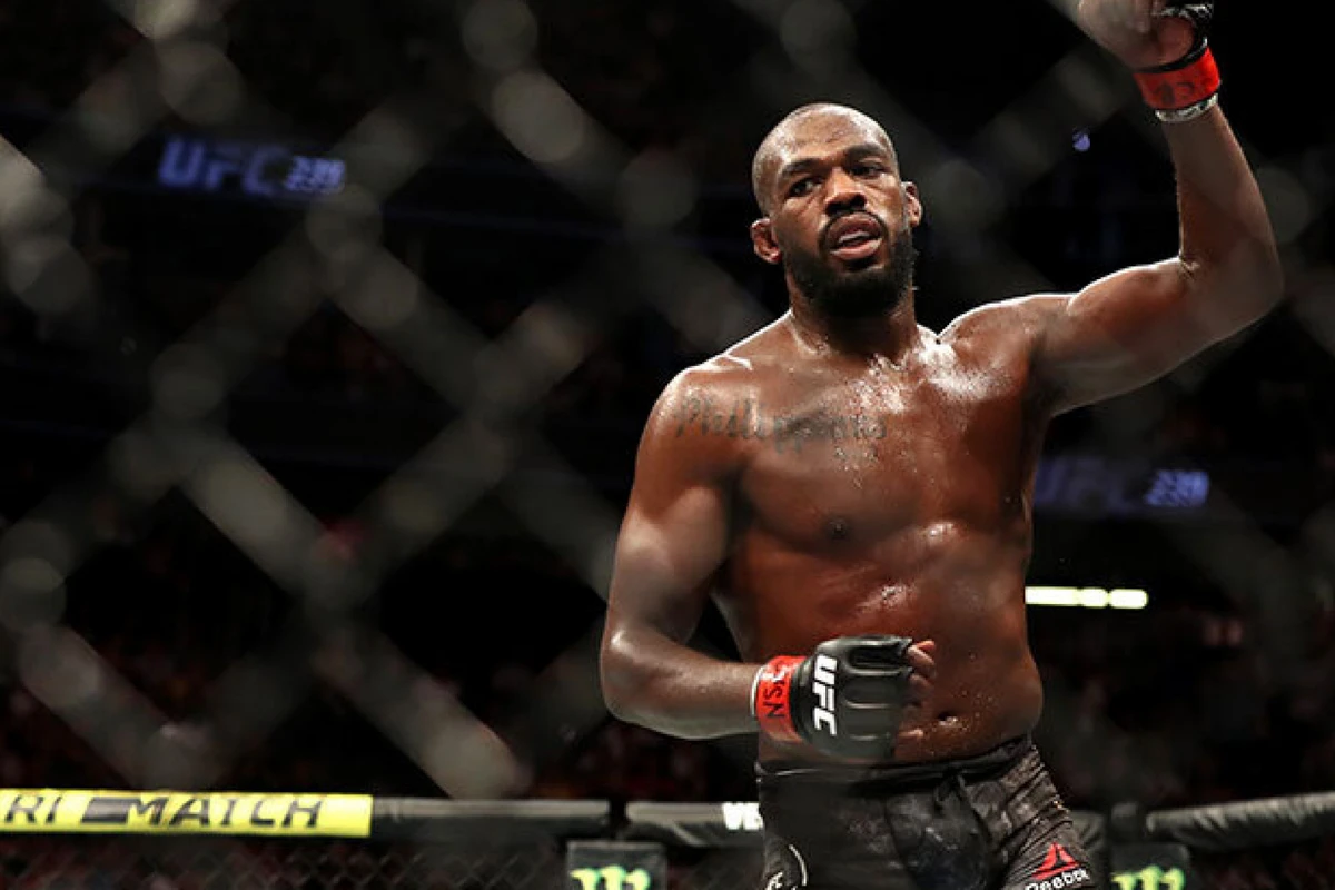 Лучший в истории? Джон Джонс стал чемпионом UFC в тяжелом весе - ФОТО Лучший в истории? Джон Джонс стал чемпионом UFC в тяжелом весе - ФОТО