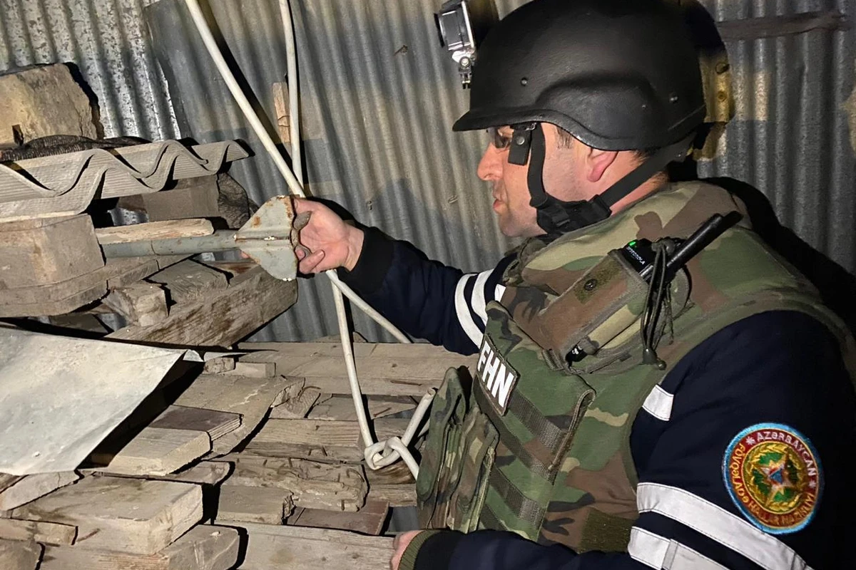 В Баку обнаружен пригодный к боевому применению танковый снаряд - ВИДЕО