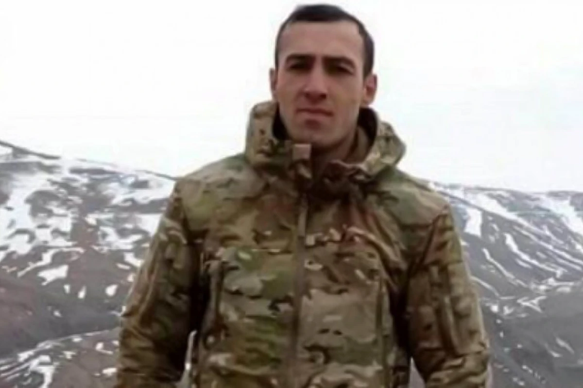 Şəhid baş leytenant Kamran Hüseynov dəfn edilib Şəhid baş leytenant Kamran Hüseynov dəfn edilib