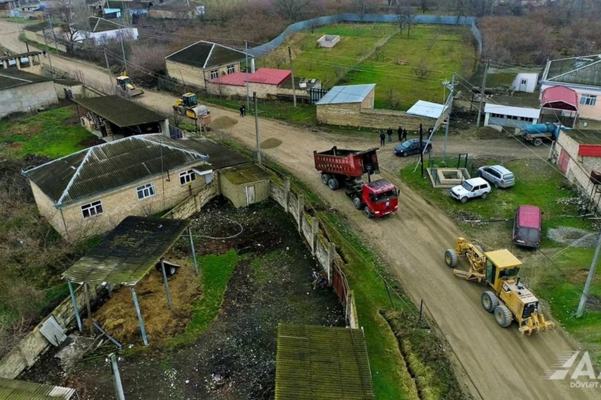 Xaçmazda 10 yaşayış məntəqəsinin yolu yenidən qurulur - FOTO/VİDEO