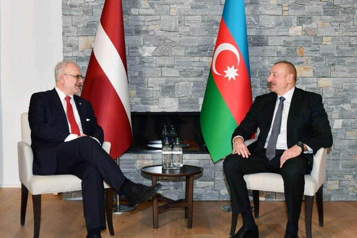 Latviya Prezidenti Egils Levitsin rəsmi qarşılanma mərasimi olub