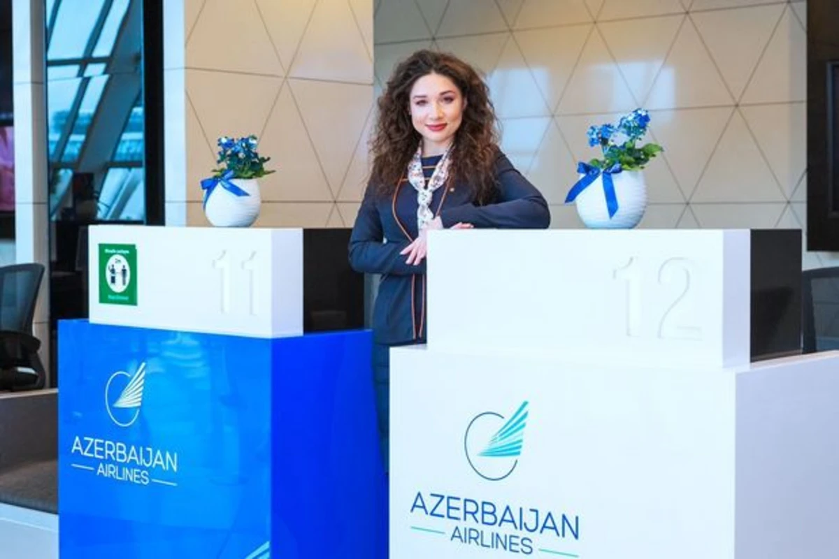 AZAL поздравил женщин с 8 Марта - ФОТО