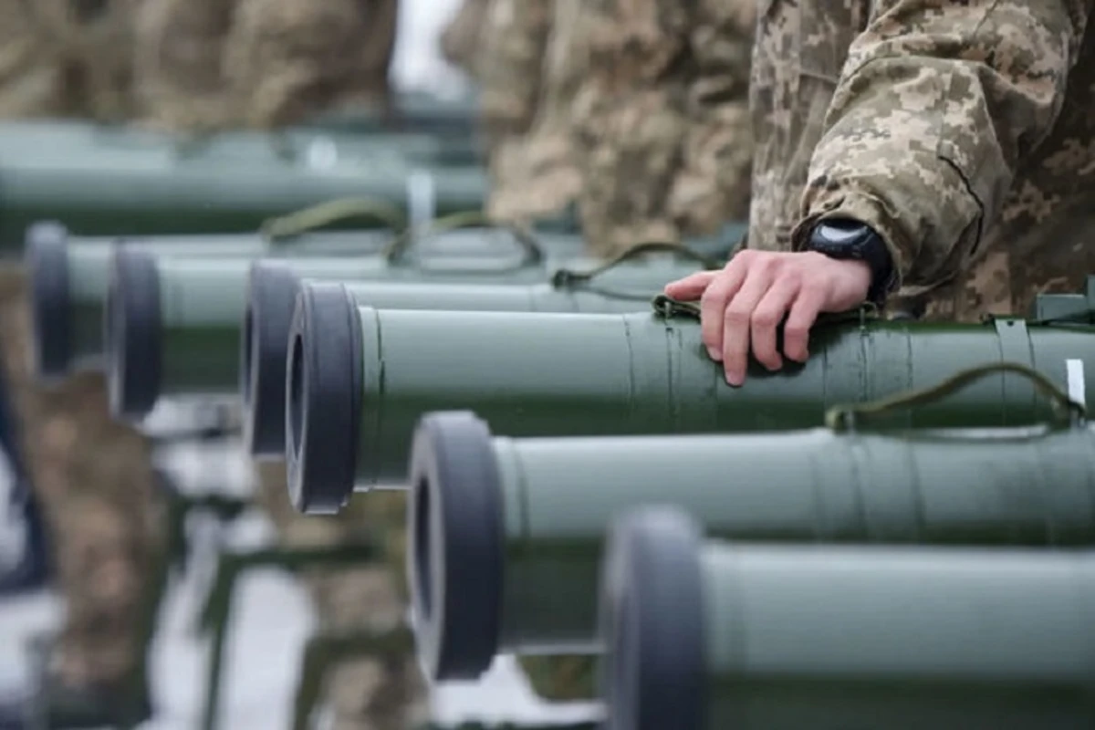Ситуация в Украине становится все более напряженной: в страну прибыли новые виды вооружений - ВИДЕО