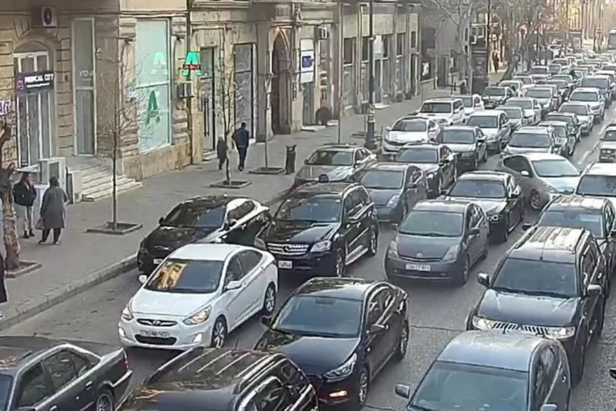 Bakıda sıxlıq müşahidə edilən yollar - SİYAHI