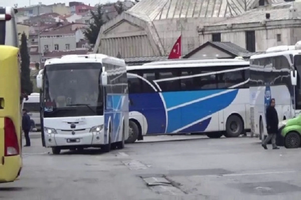 В Азербайджан из зоны землетрясения в Турции отправился последний эвакуационный автобус