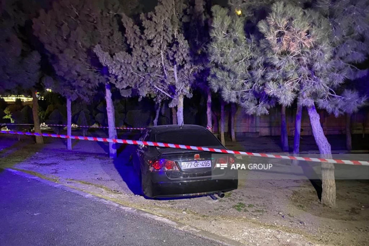 Sürücü sükan arxasında öldü, maşını piyadaların üstünə çıxdı - FOTO