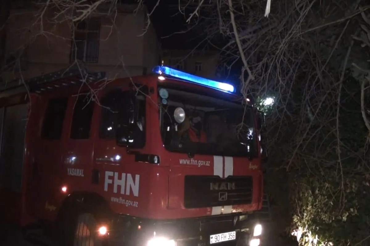 FHN çoxmərtəbəli yaşayış binasında şərti yanğın təlimi keçirib - FOTO/VİDEO FHN çoxmərtəbəli yaşayış binasında şərti yanğın təlimi keçirib - FOTO/VİDEO