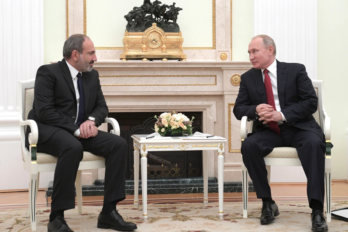 Путин и Пашинян обсудили вопрос подготовки мирного договора между Арменией и Азербайджаном